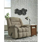 Fauteuil inclinable à bascule en peluche avec inclinaison à une traction et mouvement de bascule doux